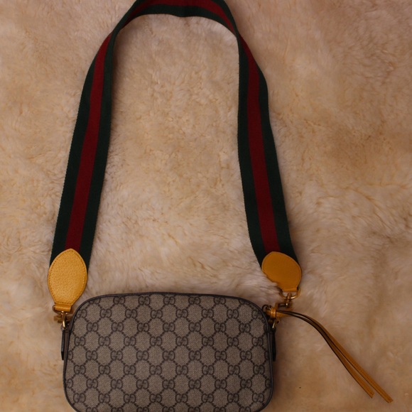 Gucci Neo Vintage GG Supreme Messenger Bag - Picture 3 of 8